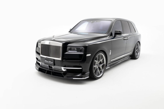 wald-black-bison-rolls-royce-cullinan-body-kit-front-lip-spoiler-side-skirt-set-i13f-forged-wheel-top-angle-2019-2020